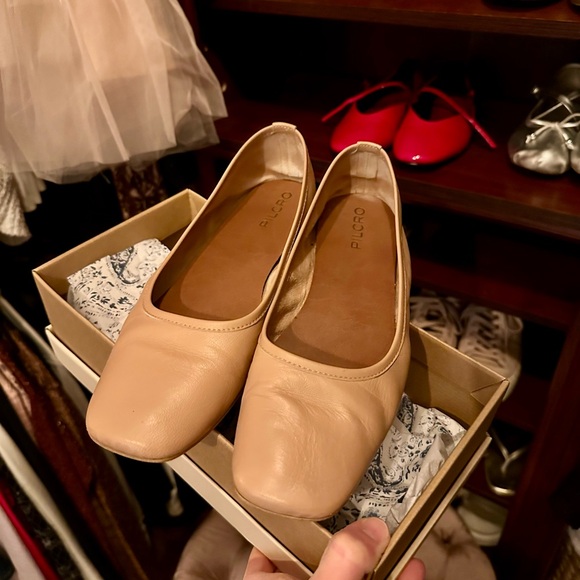 Pilcro Soft Ballet Flats Leather Gently Used with Original Box - Picture 5 of 10